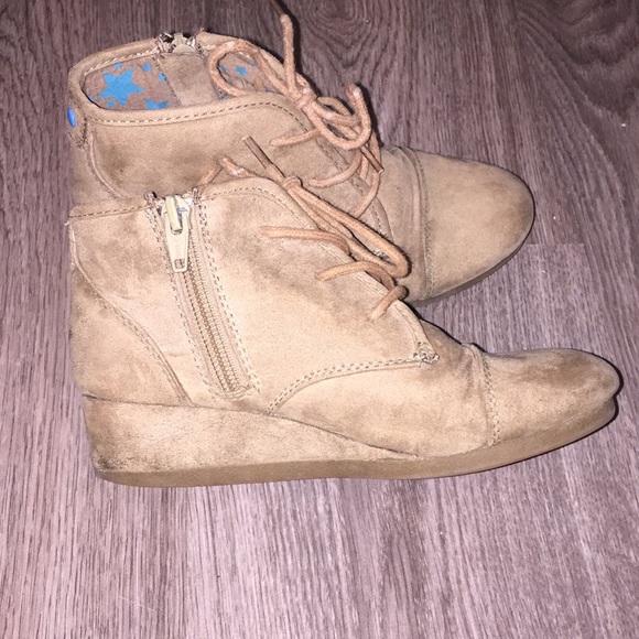 Brown Cat & Jack kids boots - Picture 5 of 5